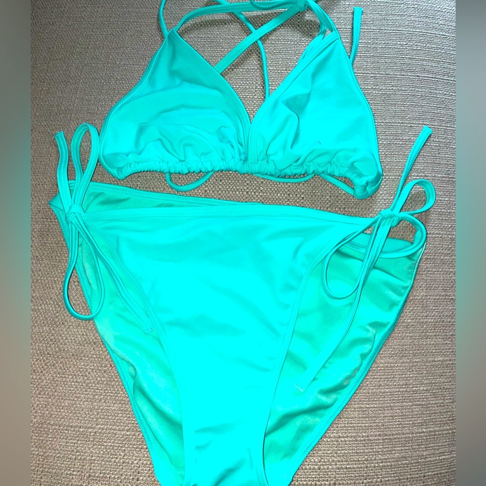 Victoria’s Secret bikini set